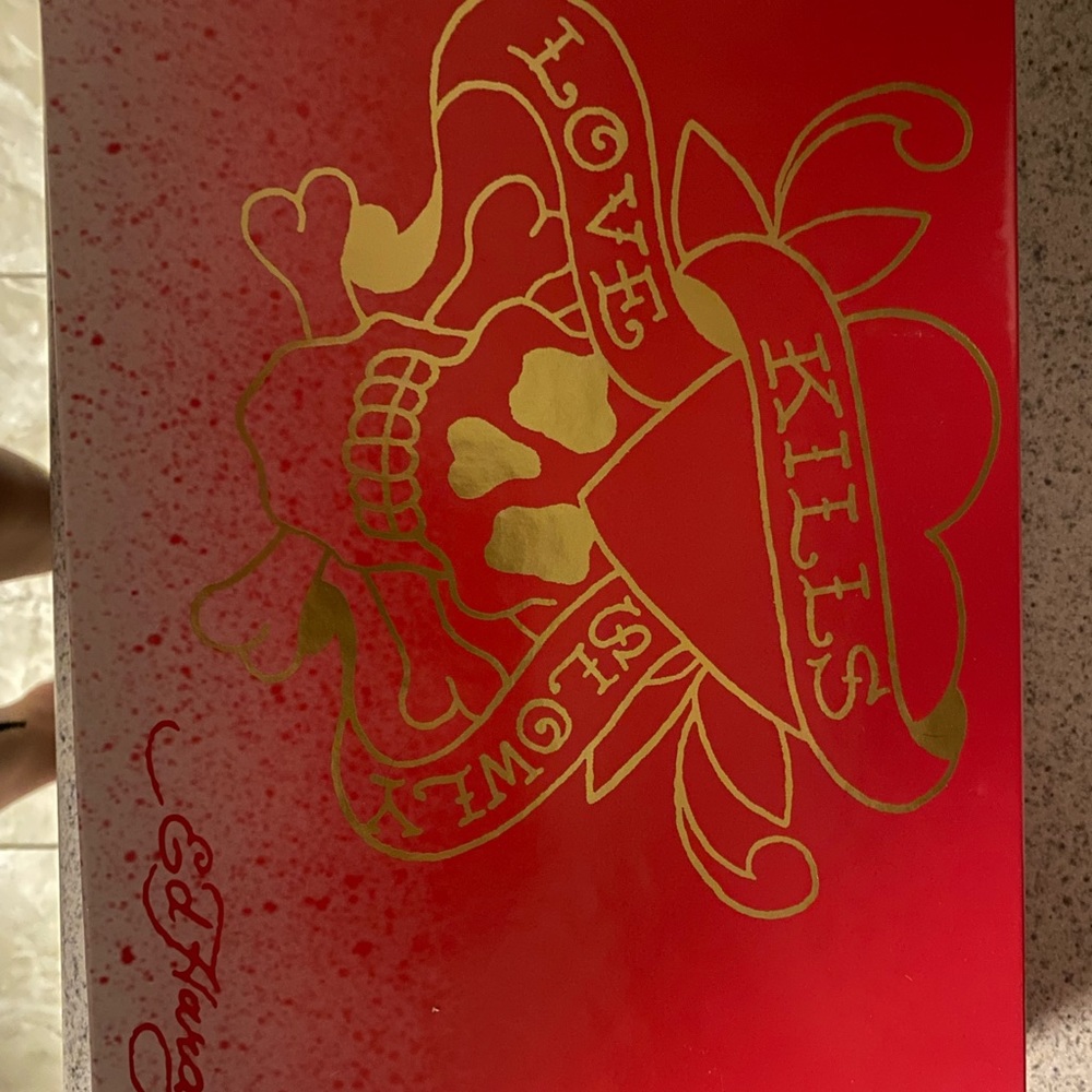 Ed hardy love kills slowly gift set perfume lotion body wash